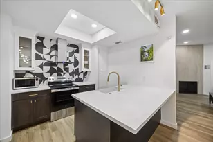 7350 Kirby Dr, Houston, TX 77030 - Photo 14