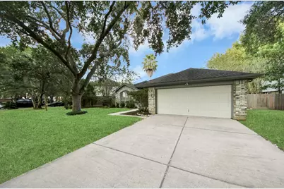 223 W New Meadows Drive, Sugar Land, TX 77479 - Photo 4