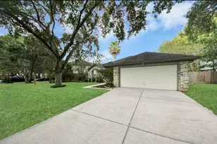 223 W New Meadows Dr, Sugar Land, TX 77479 - Photo 4