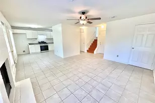 10910 Olivewood Dr, Houston, TX 77089 - Photo 2