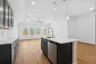 1325 Blue Moon Ln, La Marque, TX 77568 - Photo 4