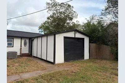 11171 S Hwy 71, El Campo, TX 77437 - Photo 2