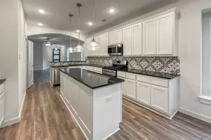 432 Flowering Lotus Ct, Conroe, TX 77318 - Photo 8