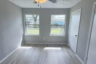 5902 Willow Glen Dr, Houston, TX 77033 - Photo 14