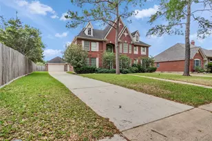 4510 Chestnut Meadow Dr, Sugar Land, TX 77479 - Photo 2