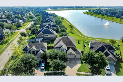 9511 Emerald Lakes Drive, Rosharon, TX 77583 - Photo 1