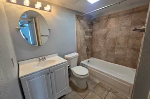 1860 White Oak Dr, Houston, TX 77009 - Photo 14