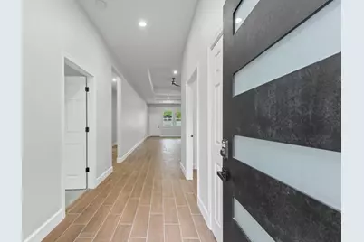 8233 Sterlingshire Street, Houston, TX 77078 - Photo 4