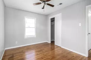 2215 Silverbonnet St, Houston, TX 77055 - Photo 16