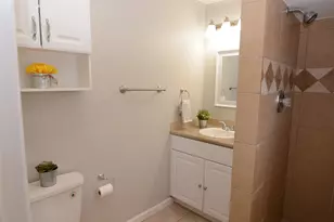 2215 Silverbonnet St, Houston, TX 77055 - Photo 18
