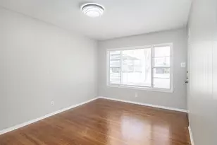 2215 Silverbonnet St, Houston, TX 77055 - Photo 2
