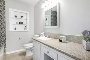 2215 Silverbonnet St, Houston, TX 77055 - Photo 12