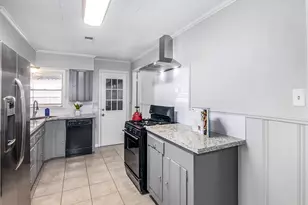 2215 Silverbonnet St, Houston, TX 77055 - Photo 6