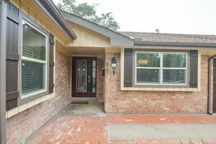 867 Carlingford Ln, Houston, TX 77079 - Photo 4