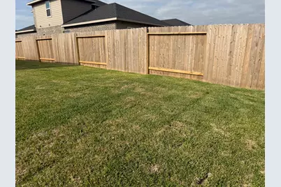 407 Robin Street, Angleton, TX 77515 - Photo 10