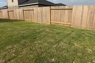 407 Robin St, Angleton, TX 77515 - Photo 10