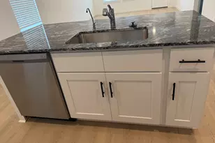 407 Robin St, Angleton, TX 77515 - Photo 34