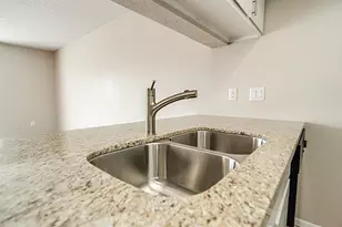 2818 S Bartell Dr, Houston, TX 77054 - Photo 10