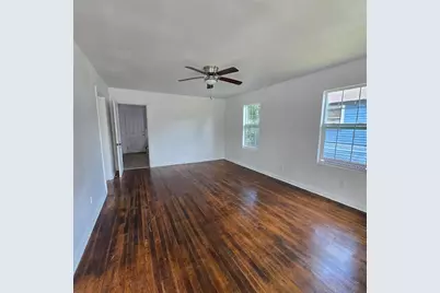 1003 Merchant Street, El Campo, TX 77437 - Photo 4