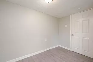 8304 Darien St, Houston, TX 77028 - Photo 10
