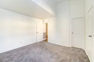 9809 Richmond Ave, Houston, TX 77042 - Photo 14