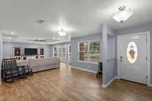 7010 Bluebird Ln, Alvin, TX 77511 - Photo 6