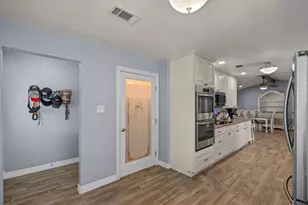 7010 Bluebird Ln, Alvin, TX 77511 - Photo 18