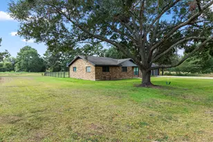 107 Bledsoe St, Prairie View, TX 77445 - Photo 16