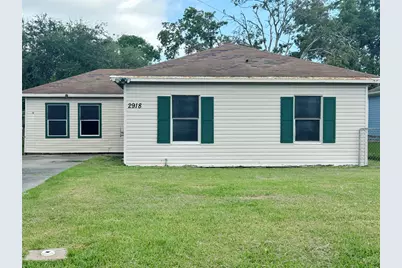 2918 3rd Avenue N, Texas City, TX 77590 - Photo 1