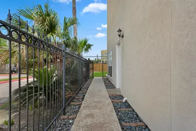 6107 S Arrowana Lane, Houston, TX 77036 - Photo 20
