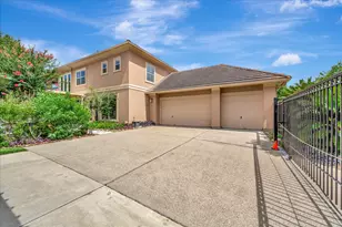 604 Harborside Way, Kemah, TX 77565 - Photo 2