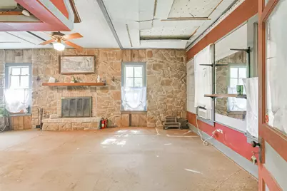 6606 Longpoint Road, Burton, TX 77835 - Photo 4