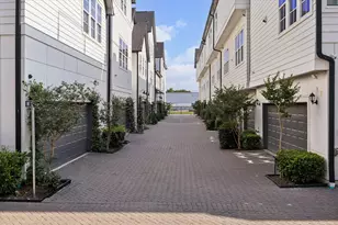 3312 W 12th St, Houston, TX 77008 - Photo 2