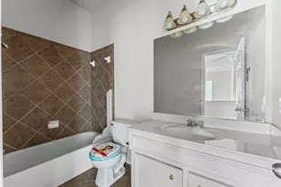 16555 Pentonshire Ln, Houston, TX 77090 - Photo 20