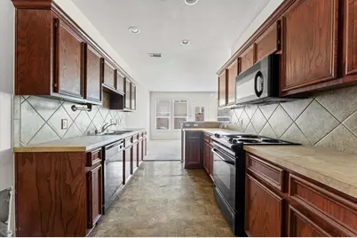 16555 Pentonshire Lane, Houston, TX 77090 - Photo 14