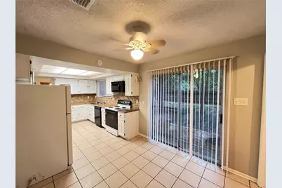 17 Briervine Court, The Woodlands, TX 77381 - Photo 6