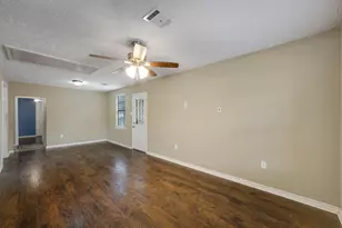 130 Airway Dr, Houston, TX 77037 - Photo 12