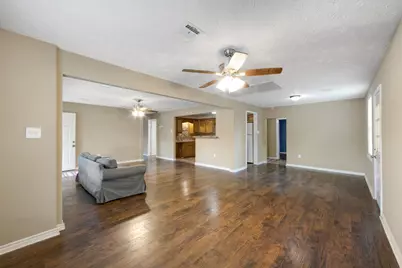 130 Airway Drive, Houston, TX 77037 - Photo 10