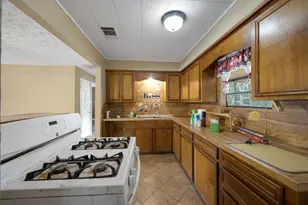 130 Airway Dr, Houston, TX 77037 - Photo 16