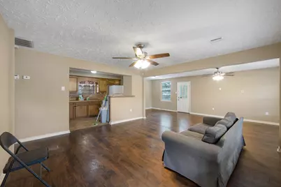 130 Airway Drive, Houston, TX 77037 - Photo 6
