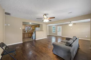 130 Airway Dr, Houston, TX 77037 - Photo 6