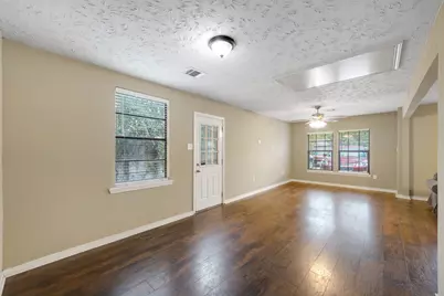 130 Airway Drive, Houston, TX 77037 - Photo 8