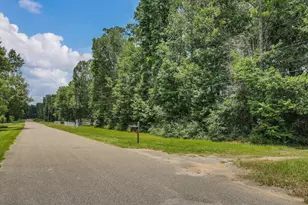 15685 Franklin Dr, Conroe, TX 77303 - Photo 2