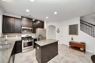 13715 Madera Bend Ln, Rosharon, TX 77583 - Photo 8