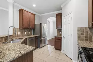 13846 McKinney Creek Ln, Houston, TX 77044 - Photo 10