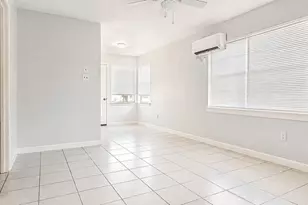 7818 Oak Knoll Ln Ln, Houston, TX 77028 - Photo 4