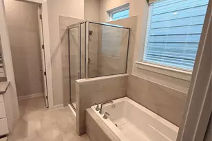608 Thornton Rd, Houston, TX 77018 - Photo 4