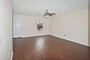 7501 Blue Jay Dr, Texas City, TX 77591 - Photo 2