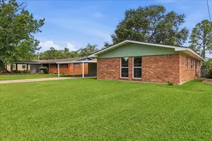 5280 Swallow Dr, Beaumont, TX 77707 - Photo 4