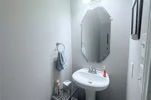 27 Umbria Ln, The Woodlands, TX 77382 - Photo 10